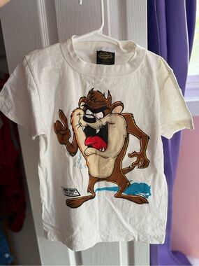 Vintage 1989 Looney Tunes Graphic Tee